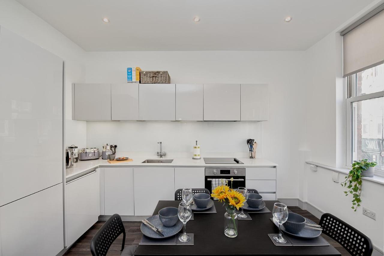High Spec 2 Bed Apartment W/Parking Available Лондон Экстерьер фото