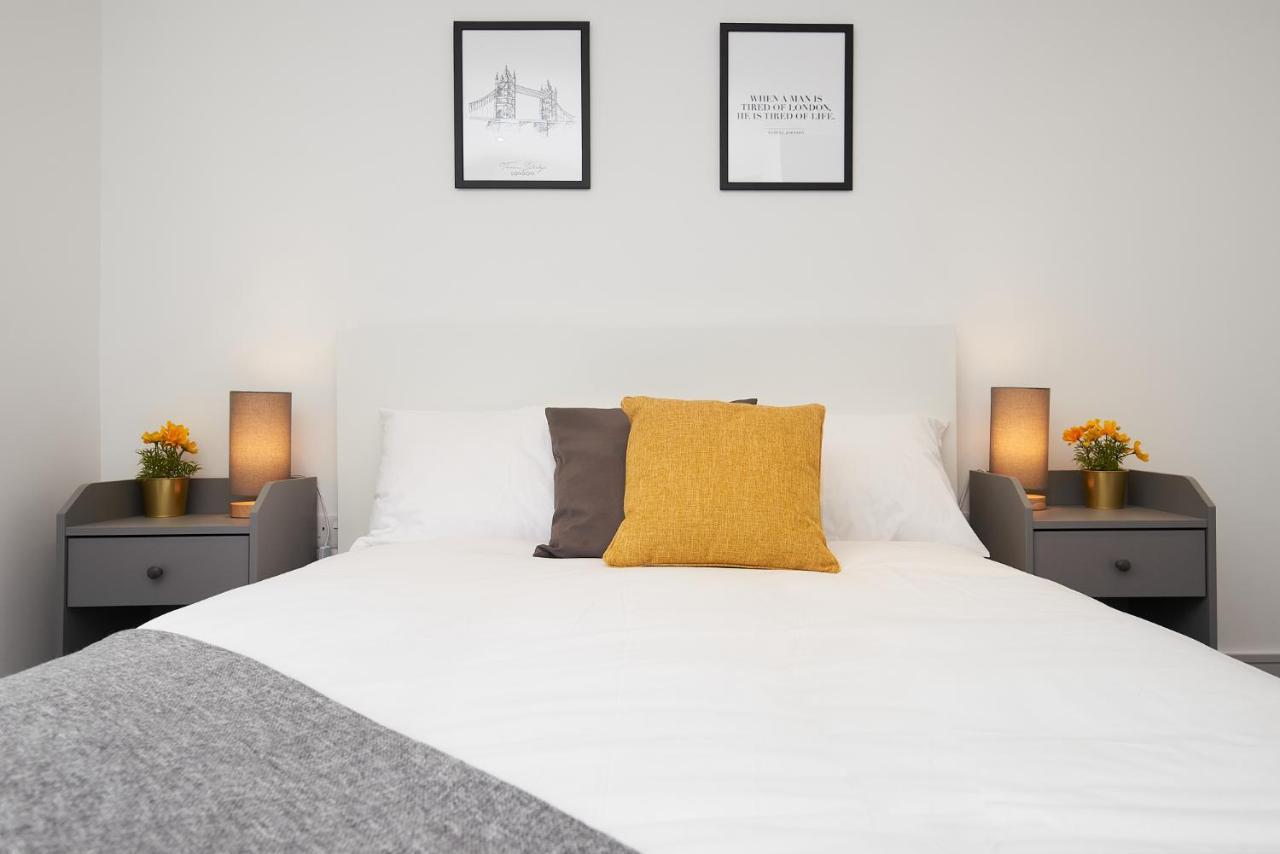 High Spec 2 Bed Apartment W/Parking Available Лондон Экстерьер фото