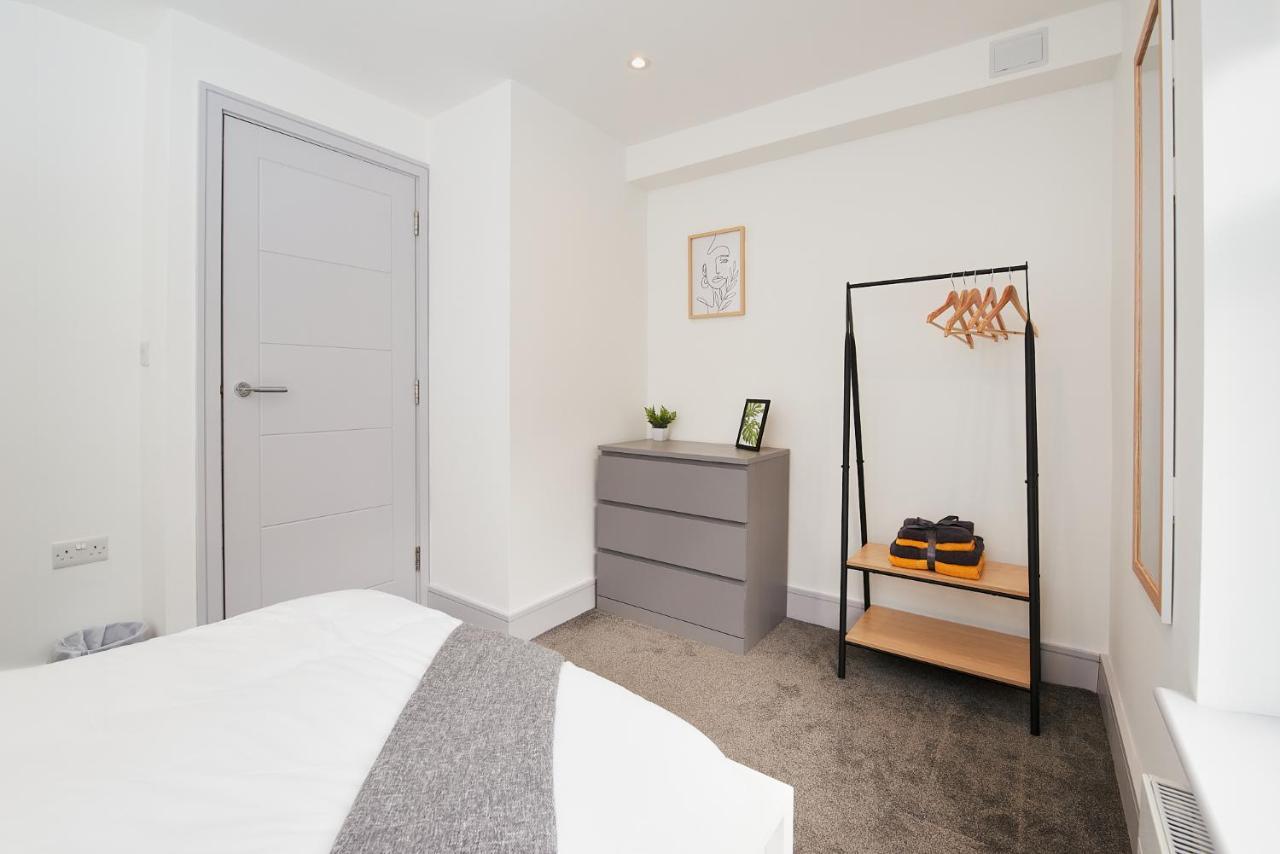 High Spec 2 Bed Apartment W/Parking Available Лондон Экстерьер фото